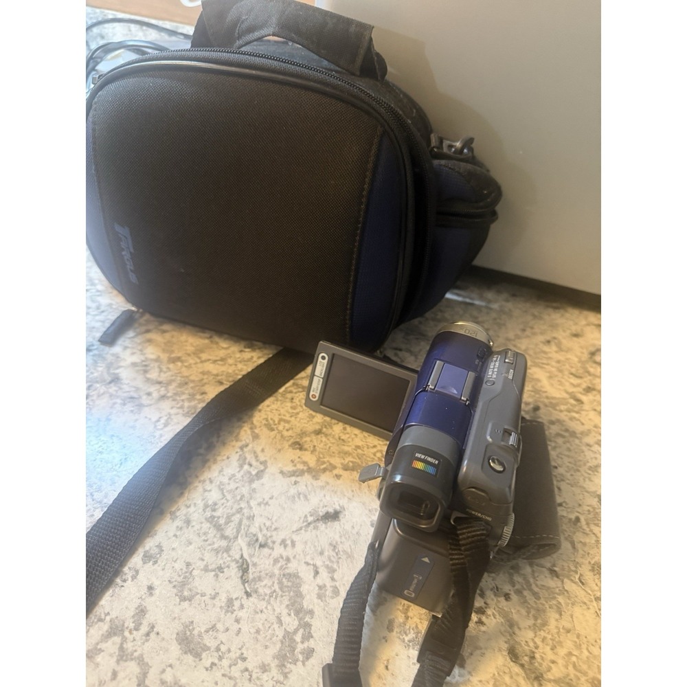 HandyCam Sony DCR-DVD 101 Digital Video Camera Recorder Lot Needs Battery